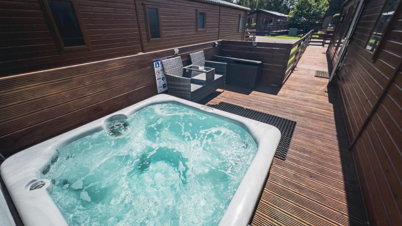 Hazel Oaks, Beautiful Lodge With Hot Tub - Sleeps 6 - Felmoor Park Morpeth Kültér fotó