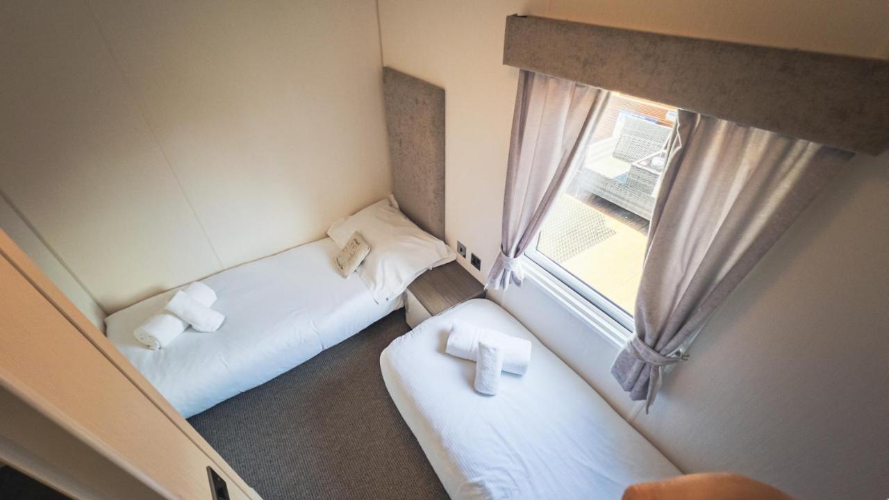 Hazel Oaks, Beautiful Lodge With Hot Tub - Sleeps 6 - Felmoor Park Morpeth Kültér fotó