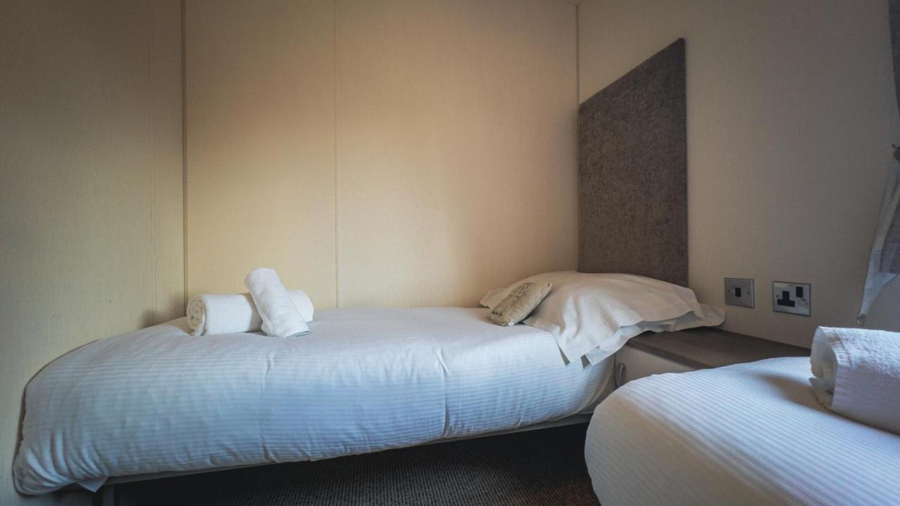 Hazel Oaks, Beautiful Lodge With Hot Tub - Sleeps 6 - Felmoor Park Morpeth Kültér fotó
