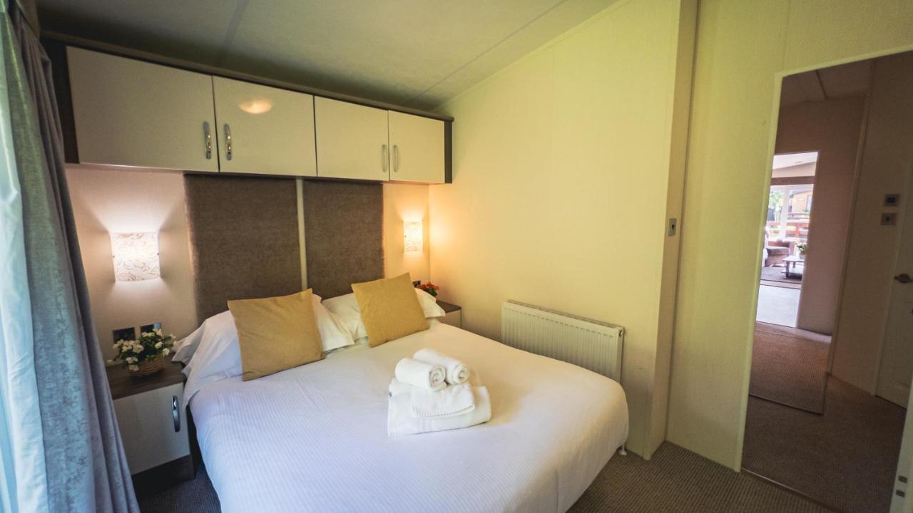 Hazel Oaks, Beautiful Lodge With Hot Tub - Sleeps 6 - Felmoor Park Morpeth Kültér fotó