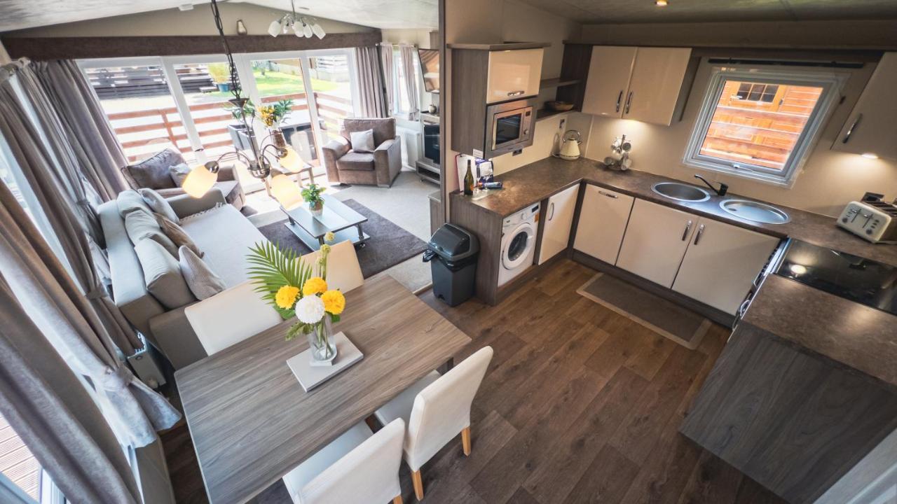 Hazel Oaks, Beautiful Lodge With Hot Tub - Sleeps 6 - Felmoor Park Morpeth Kültér fotó