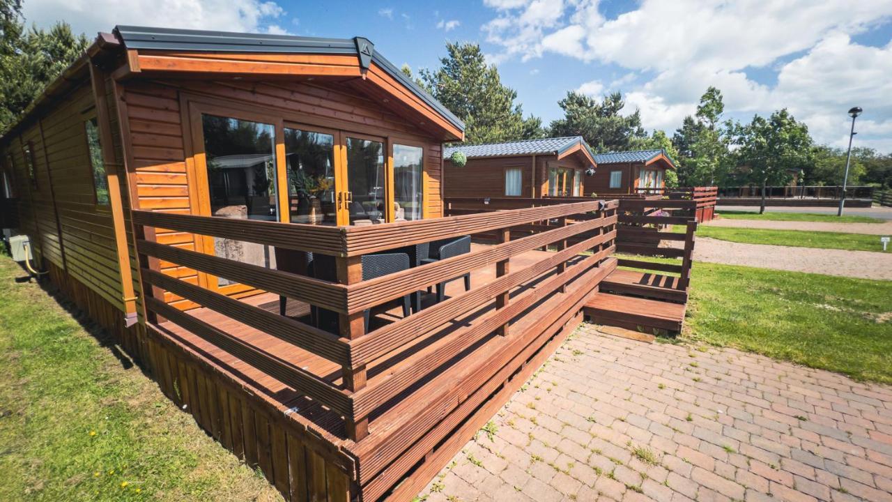 Hazel Oaks, Beautiful Lodge With Hot Tub - Sleeps 6 - Felmoor Park Morpeth Kültér fotó