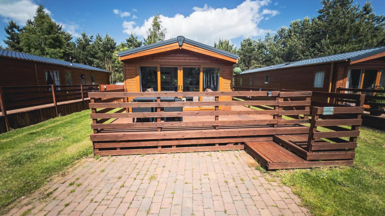 Hazel Oaks, Beautiful Lodge With Hot Tub - Sleeps 6 - Felmoor Park Morpeth Kültér fotó
