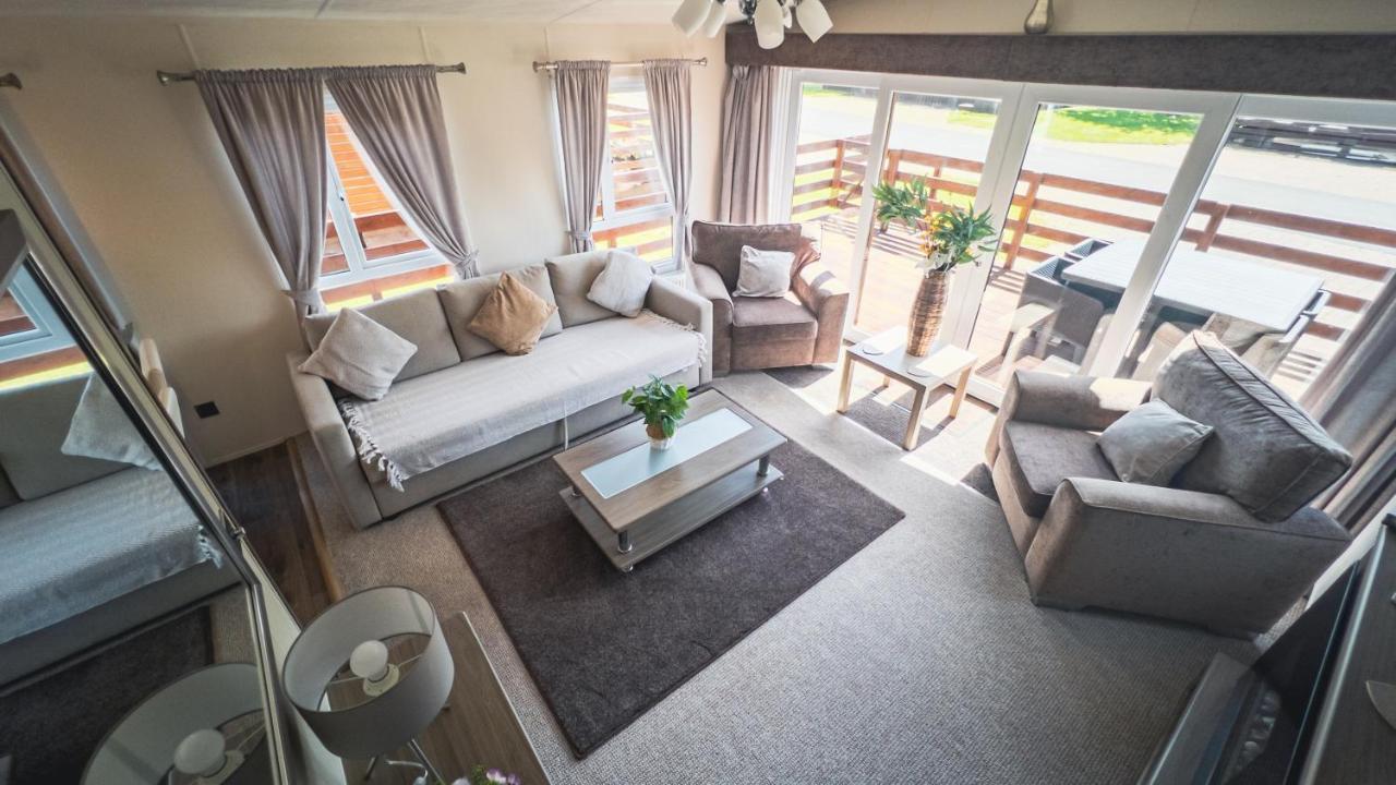 Hazel Oaks, Beautiful Lodge With Hot Tub - Sleeps 6 - Felmoor Park Morpeth Kültér fotó